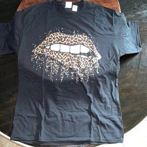 Lip biting cheetah print Tee